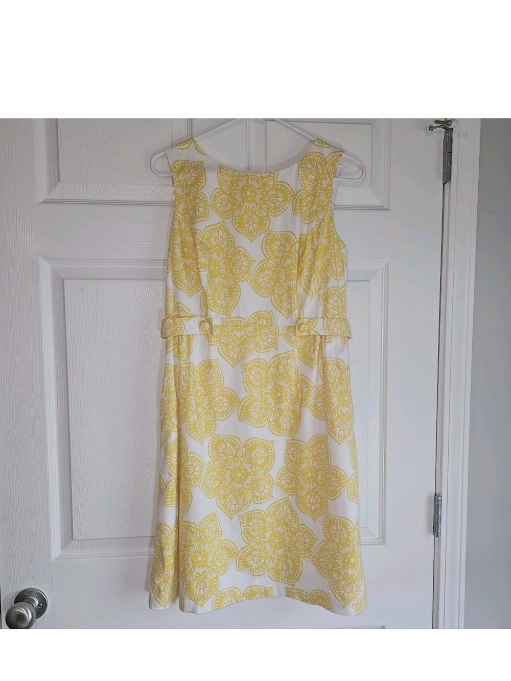 Floral Medallion Shift A-Line Dress Sunny Yellow Sleeveless Belt Detail Retro 8